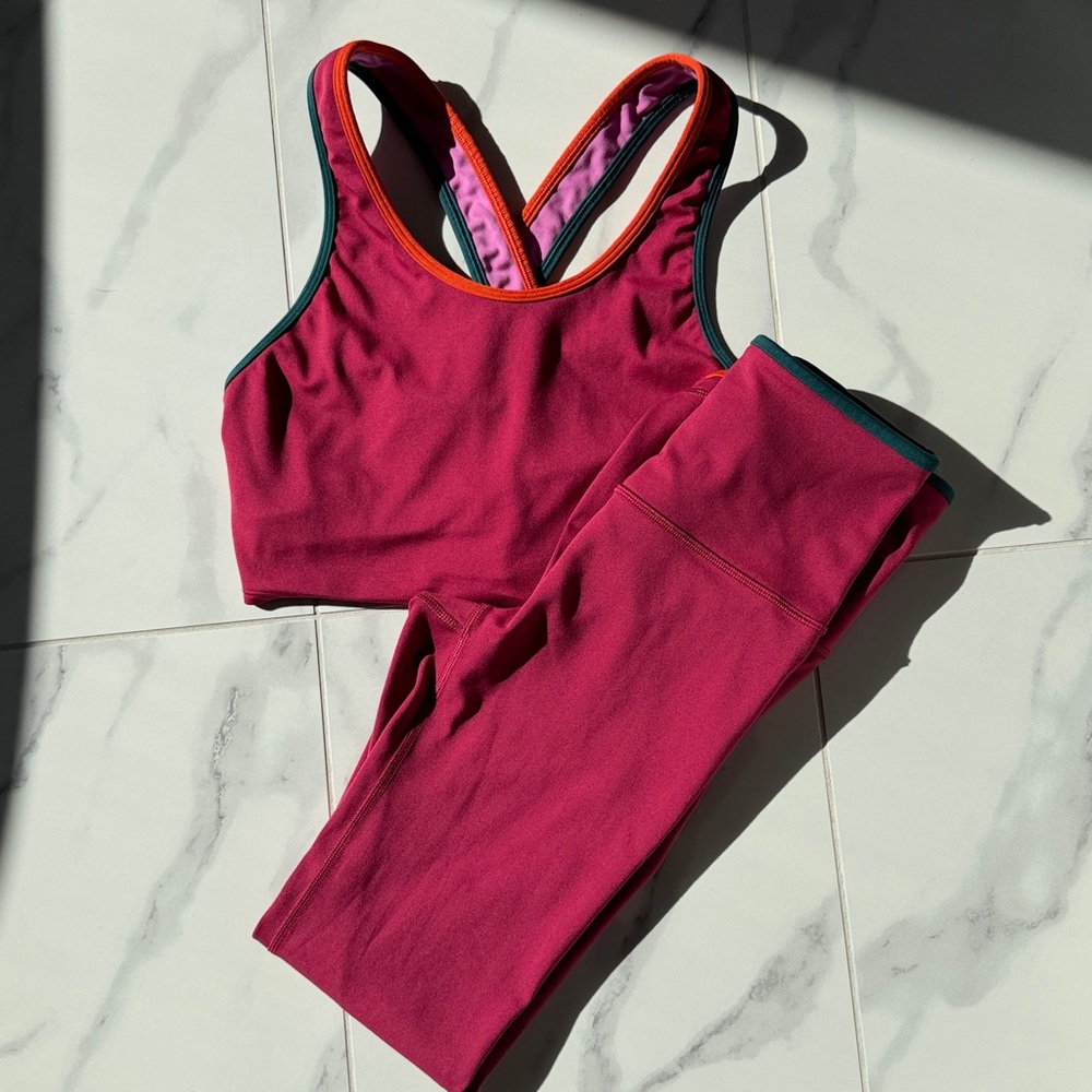 Cotopaxi SET Mari Crop Top Bra & Matching Mari Leggings In Raspberry Womenโs XS
